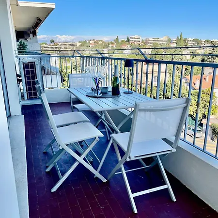 Superb Floor, Sea And Mountain View 아파트