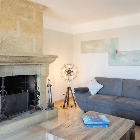 Апартаменти Superb Floor, Sea And Mountain View