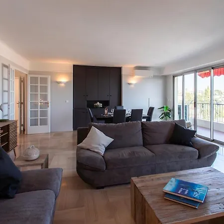 Superb Floor, Sea And Mountain View Appartamento