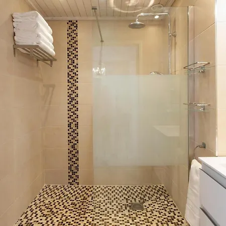 Superb Floor, Sea And Mountain View *