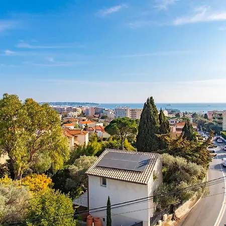 Superb Floor, Sea And Mountain View 公寓