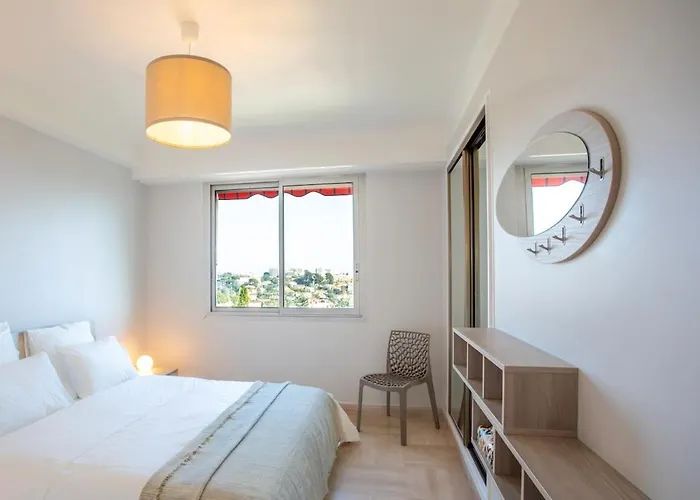 Superb Floor, Sea And Mountain View Apartment *