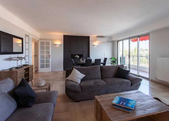 Superb Floor, Sea And Mountain View Apartment