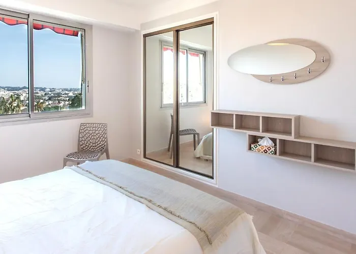 Superb Floor, Sea And Mountain View Apartment *