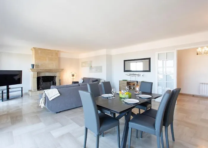 Superb Floor, Sea And Mountain View Apartment