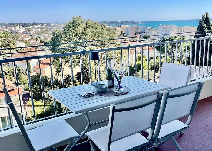 Apartment Superb Floor, Sea And Mountain View