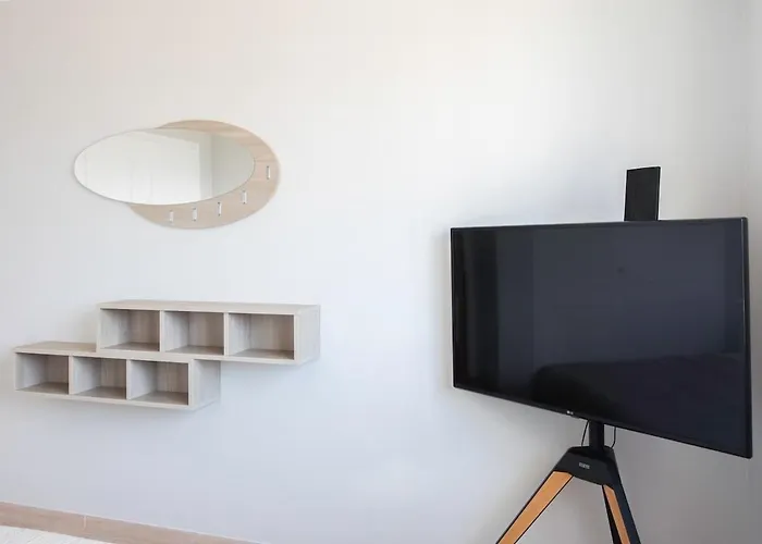 Superb Floor, Sea And Mountain View Apartment