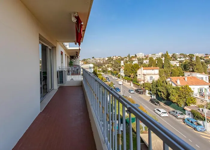 Apartment Superb Floor, Sea And Mountain View *