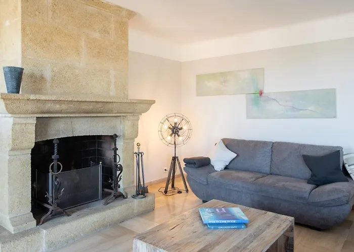 Apartment Superb Floor, Sea And Mountain View