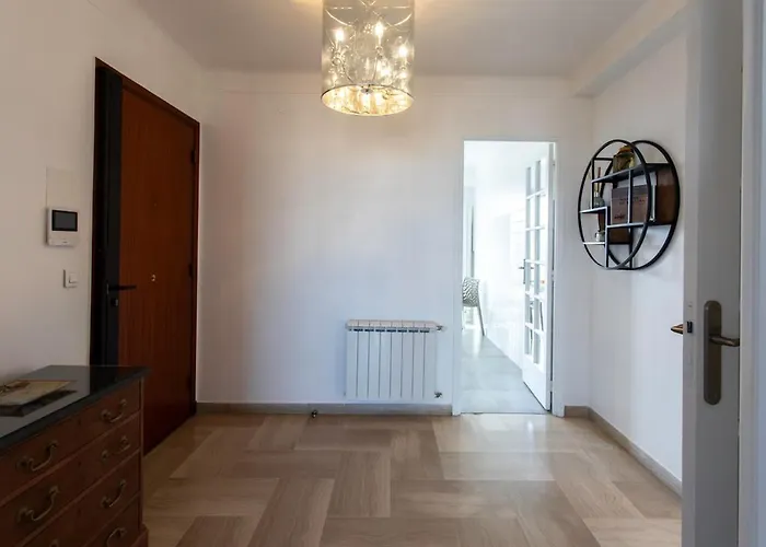 Superb Floor, Sea And Mountain View Apartment *